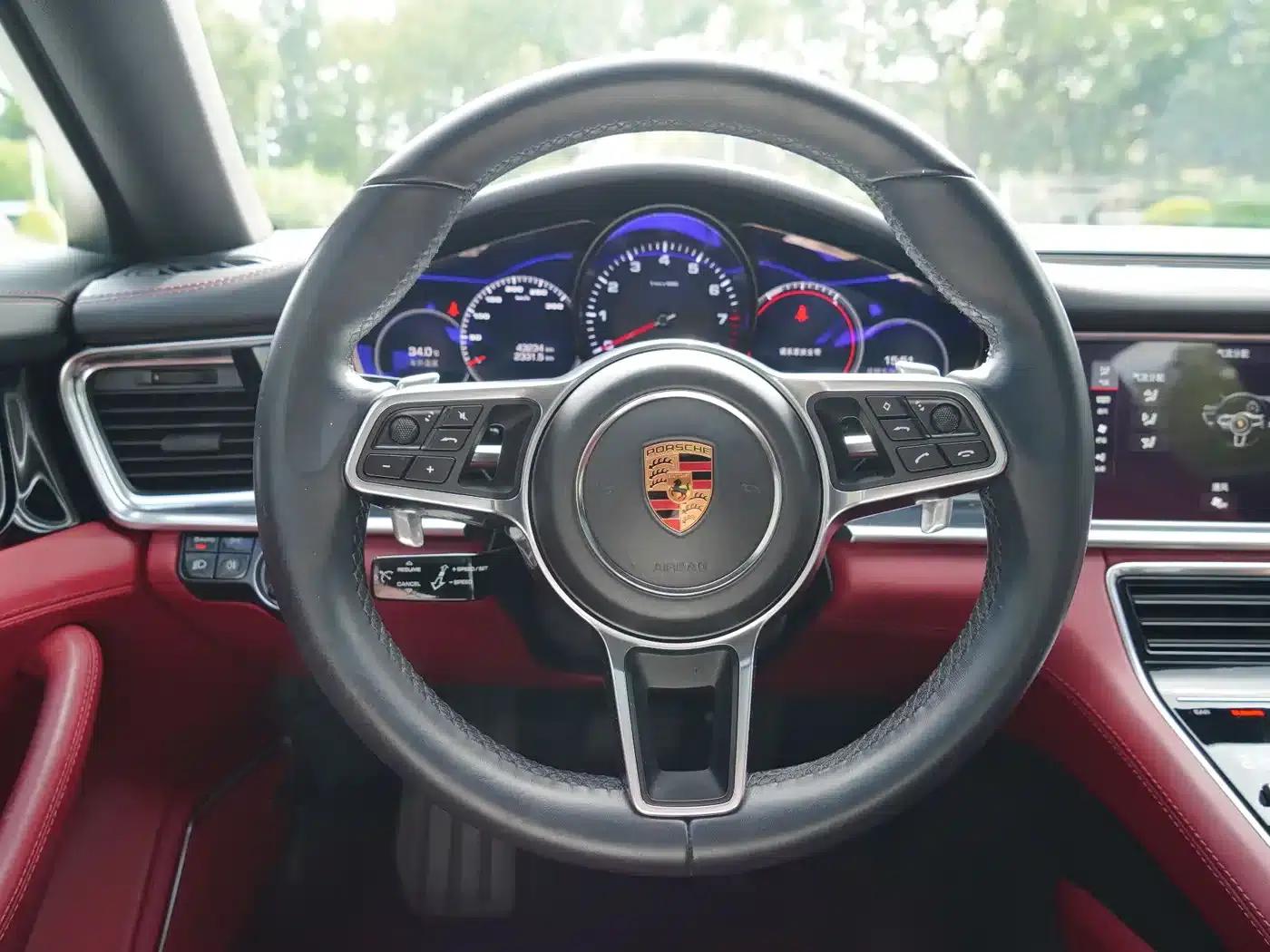2017 Panamera 4 Executive Long Wheelbase 3.0T — миниатюра 16