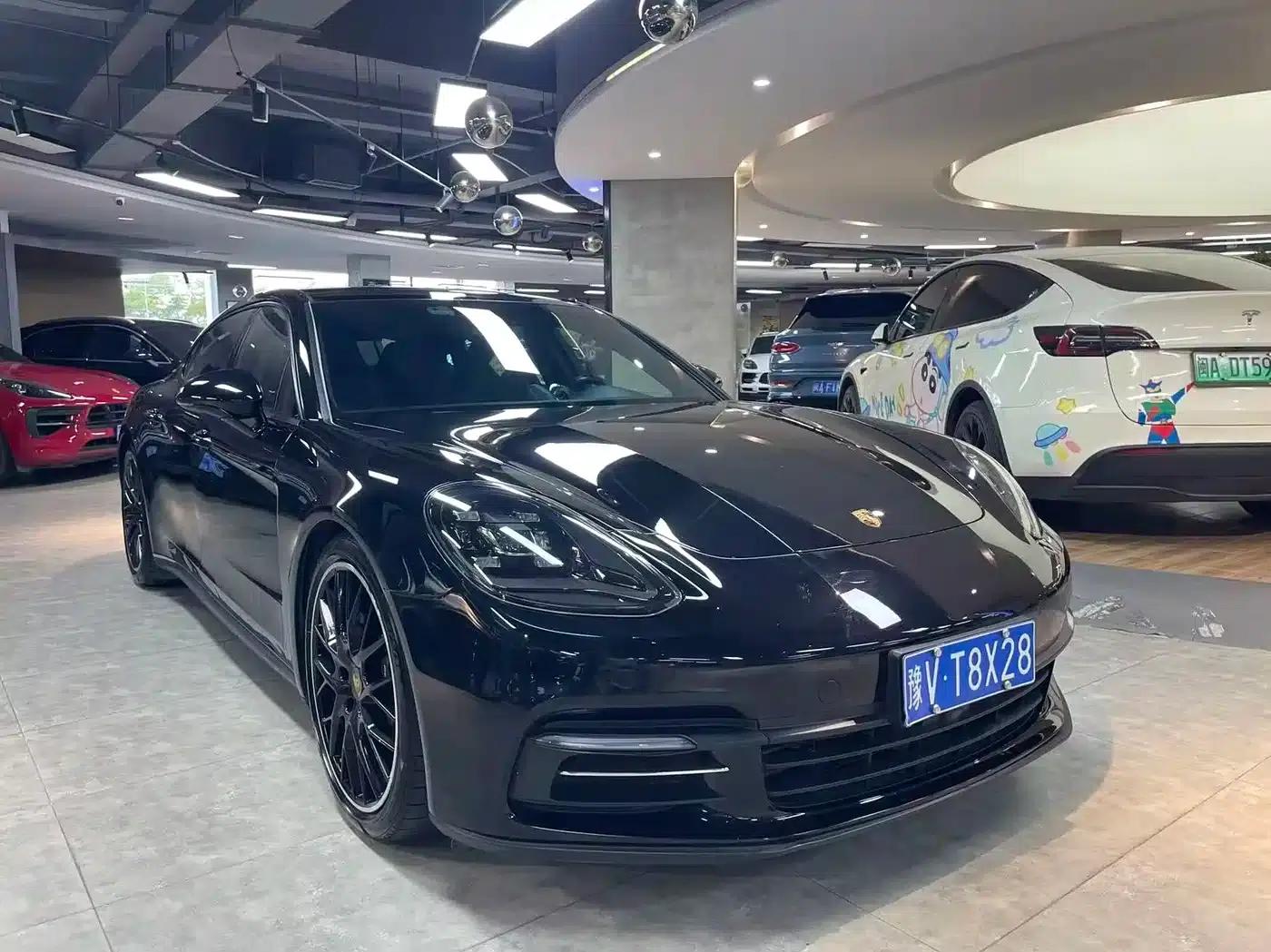 2017 Panamera 4 Executive Long Wheelbase 3.0T — миниатюра 2