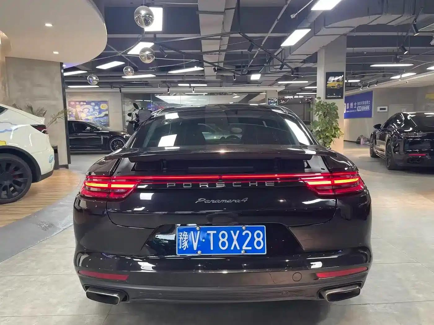 2017 Panamera 4 Executive Long Wheelbase 3.0T — миниатюра 8