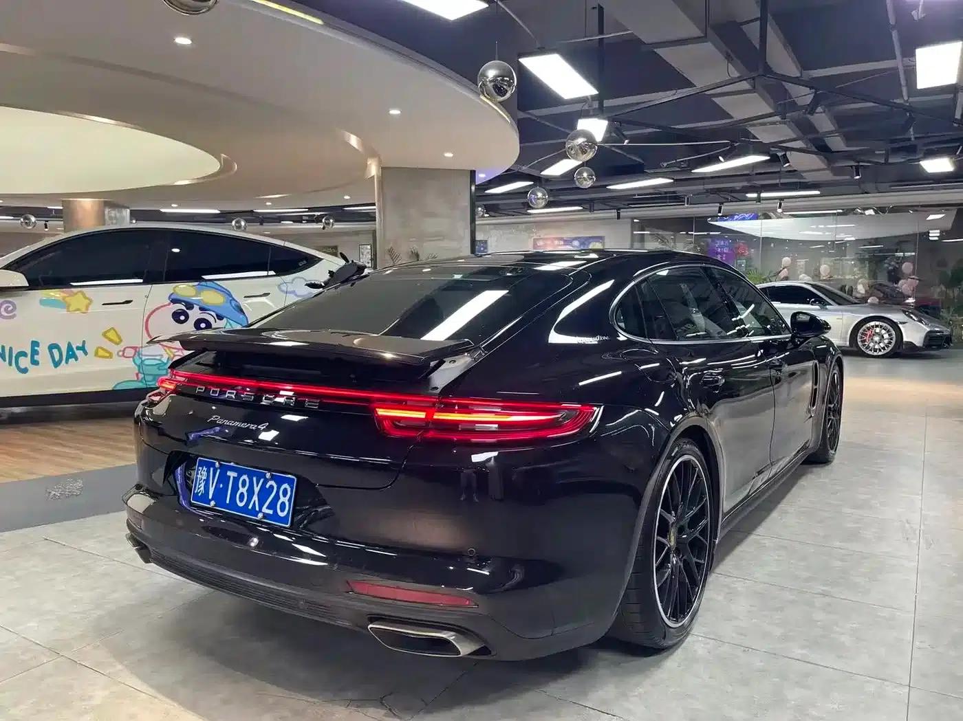 2017 Panamera 4 Executive Long Wheelbase 3.0T — миниатюра 9