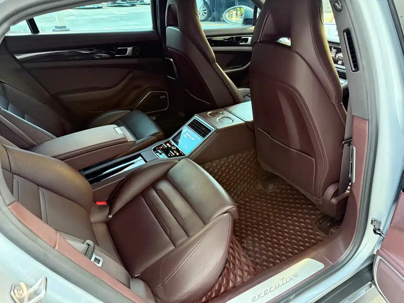 2017 Panamera Executive Long Wheelbase 3.0T — миниатюра 16