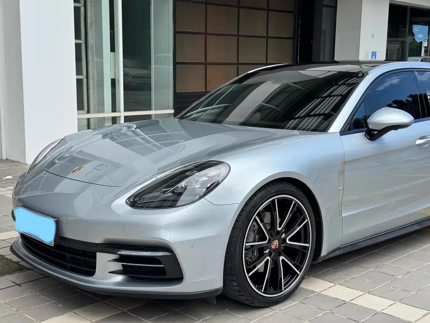 2017 Panamera Executive Long Wheelbase 3.0T — миниатюра 17