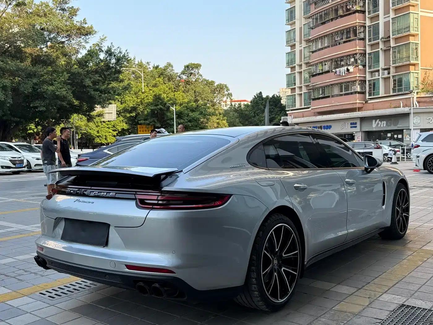 2017 Panamera Executive Long Wheelbase 3.0T — миниатюра 3