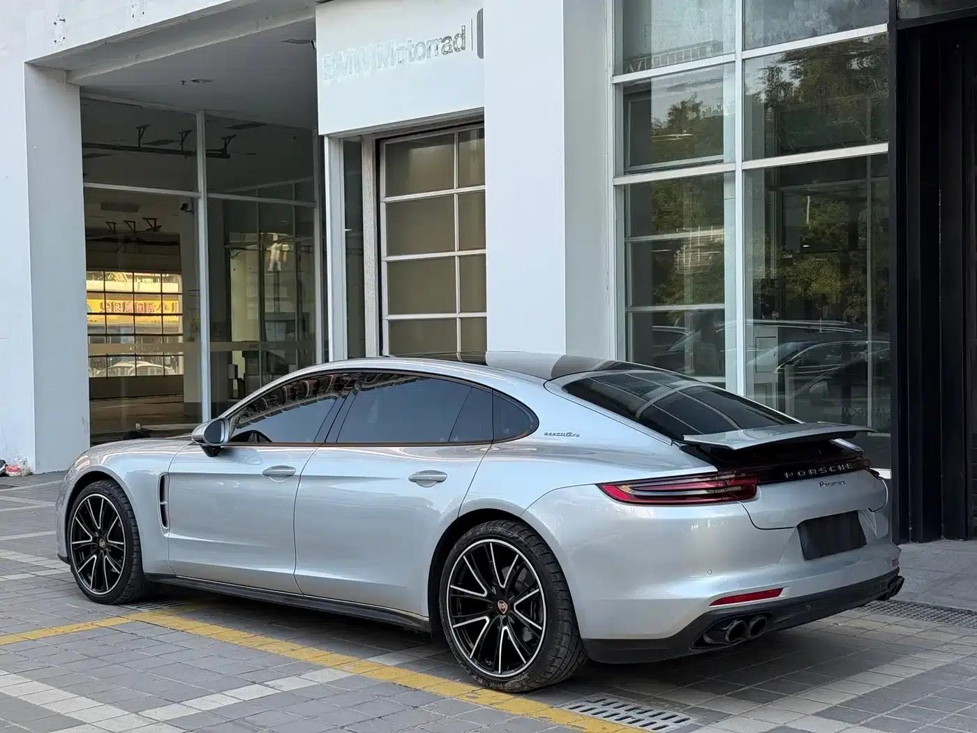 2017 Panamera Executive Long Wheelbase 3.0T — миниатюра 4