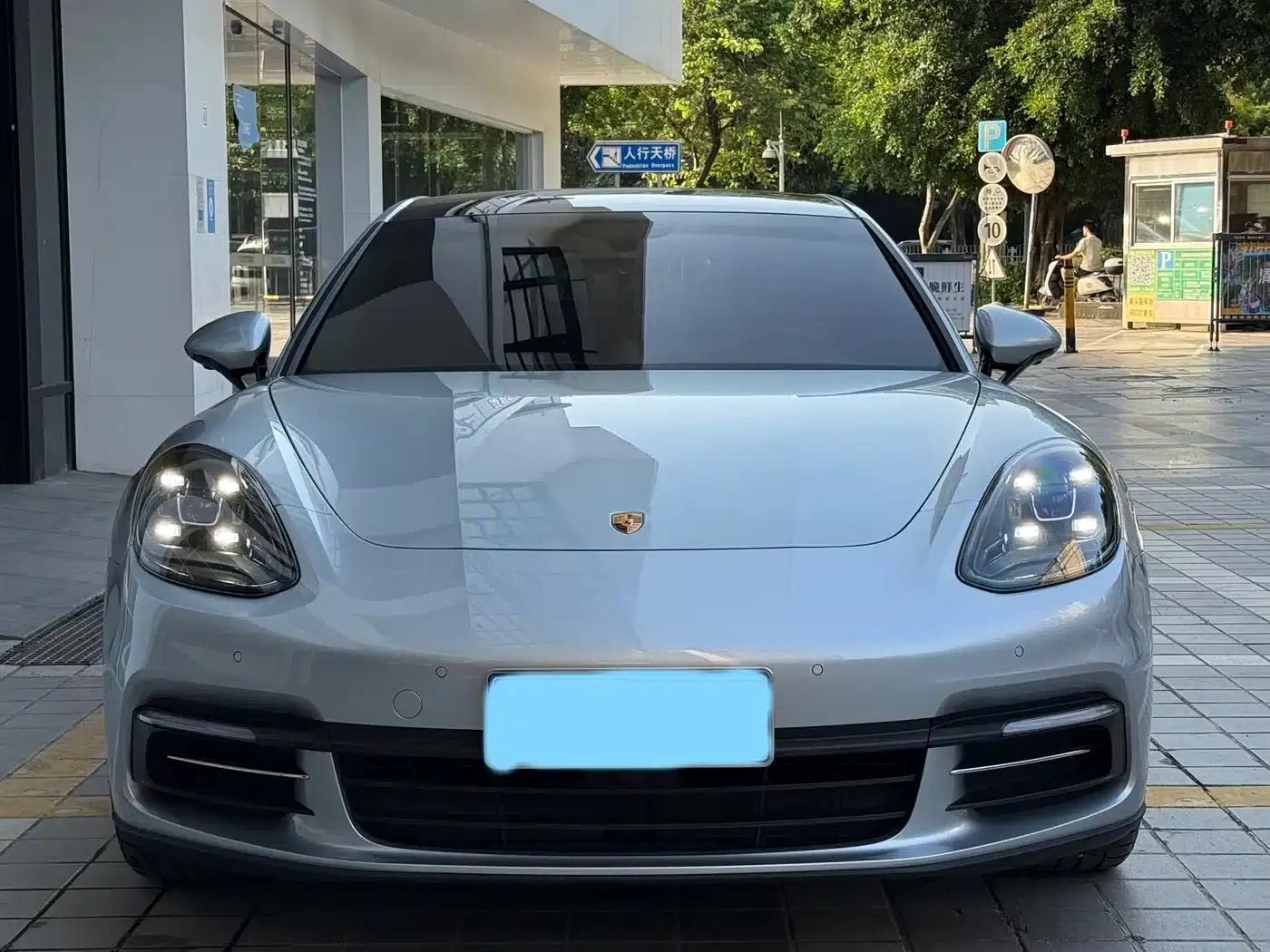 2017 Panamera Executive Long Wheelbase 3.0T — миниатюра 5