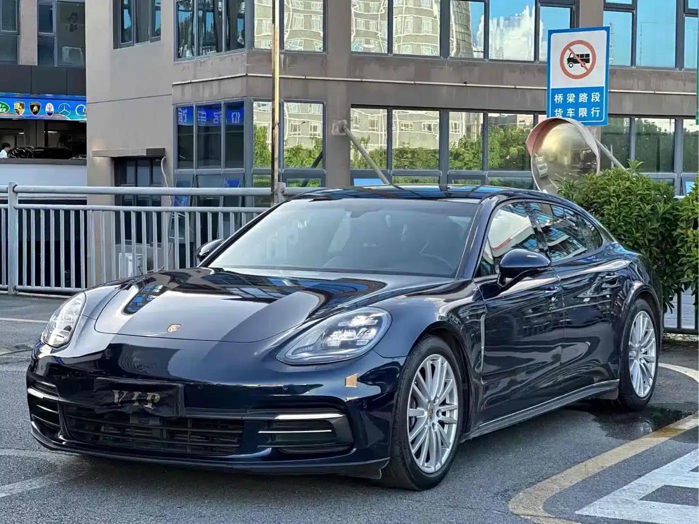 2017 Panamera 4 Executive Long Wheelbase 3.0T — миниатюра 1