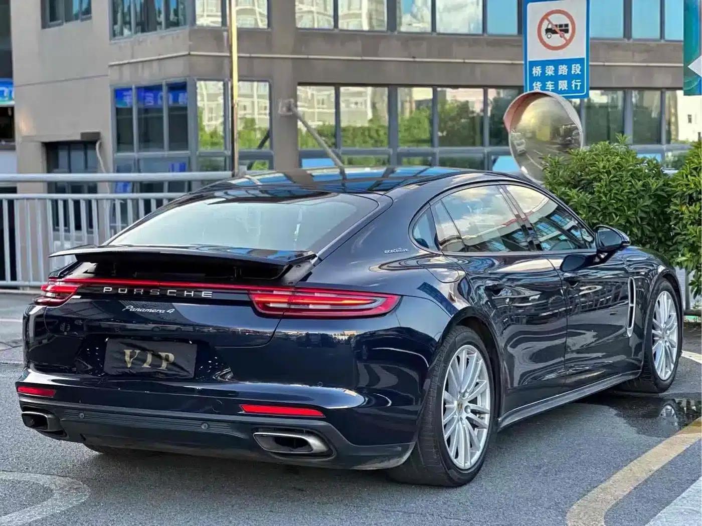 2017 Panamera 4 Executive Long Wheelbase 3.0T — миниатюра 8