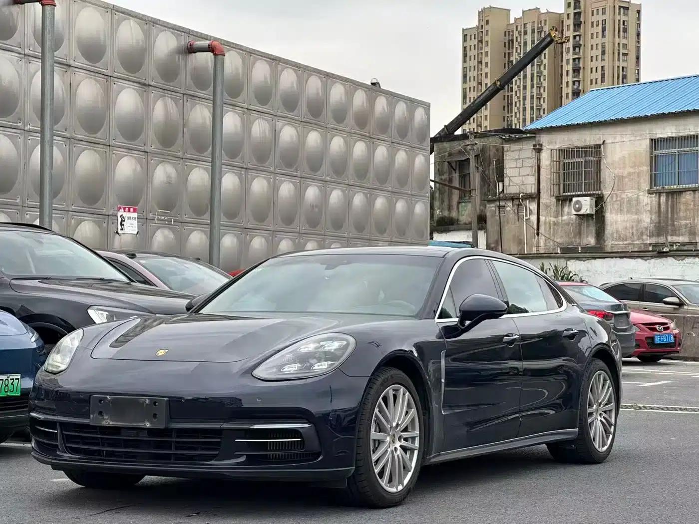 2019 Panamera 4 Executive Long Wheelbase 2.9T — миниатюра 1