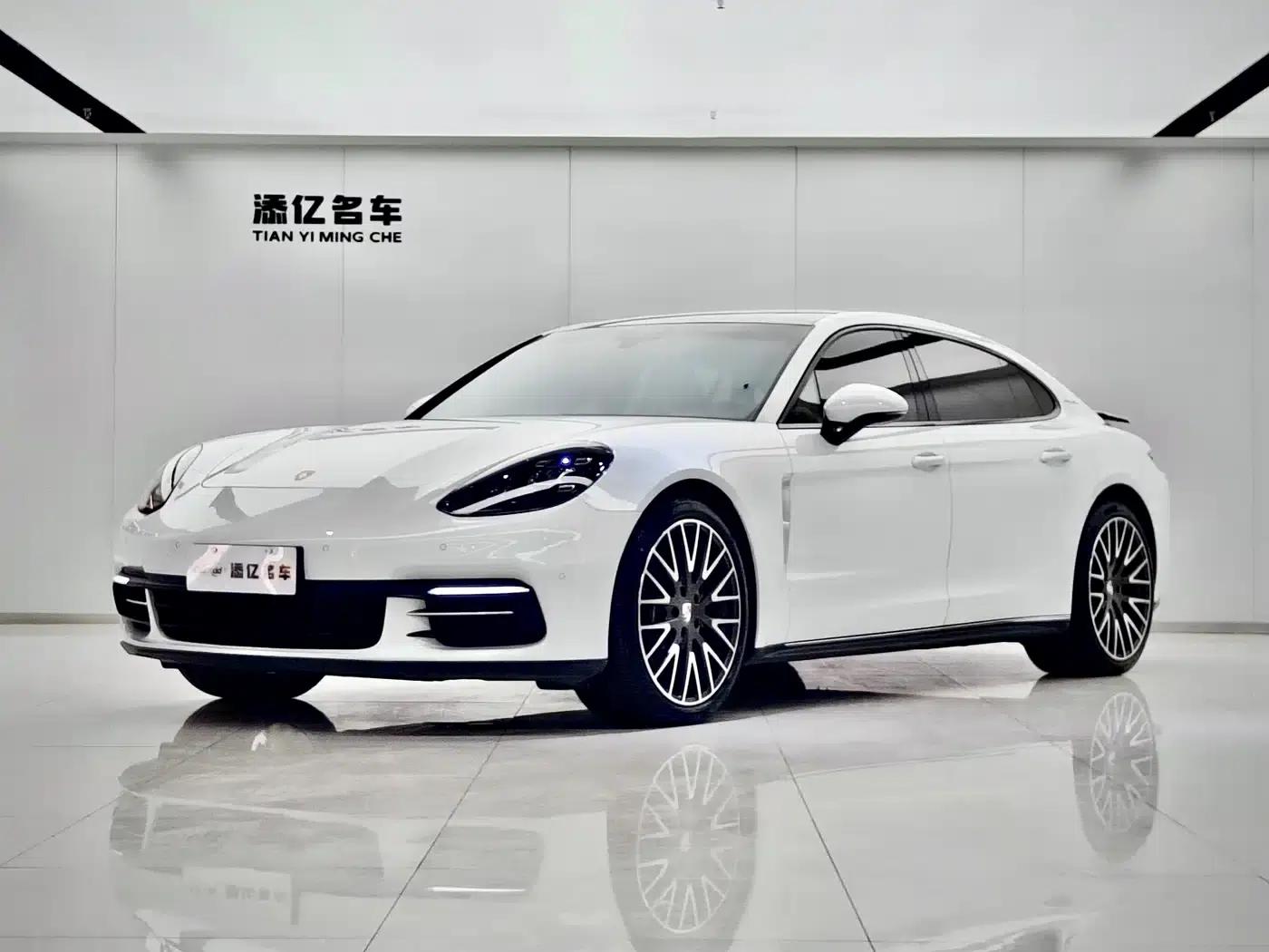 2017 Panamera 4 Executive Long Wheelbase 3.0T — миниатюра 1