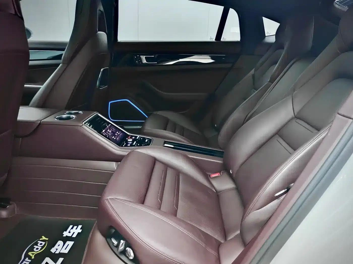 2017 Panamera 4 Executive Long Wheelbase 3.0T — миниатюра 11