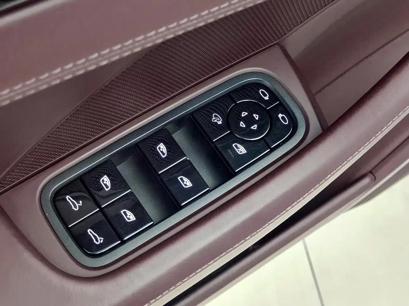 2017 Panamera 4 Executive Long Wheelbase 3.0T — миниатюра 15