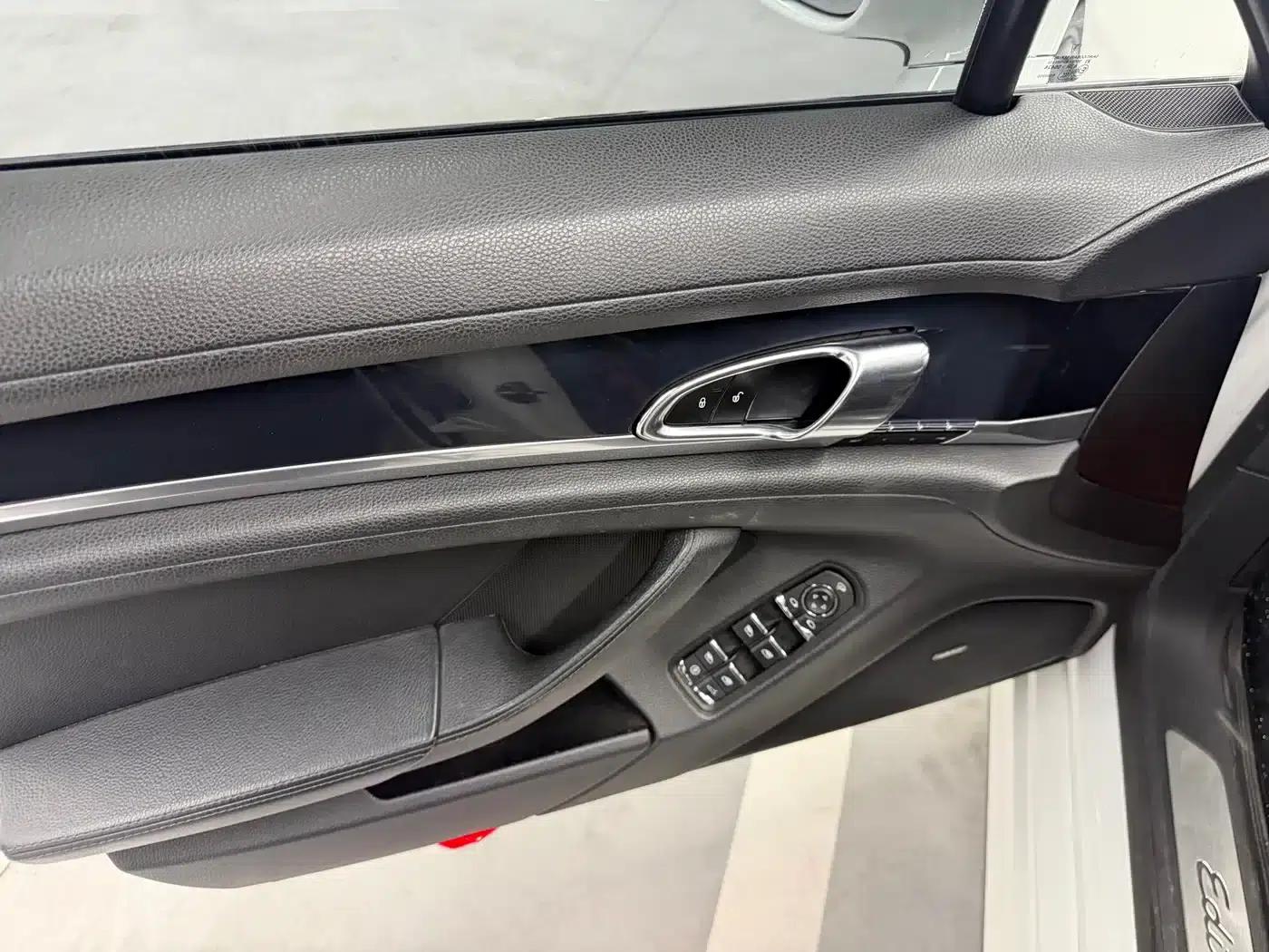Panamera 2016 Panamera Edition 3.0T — миниатюра 5