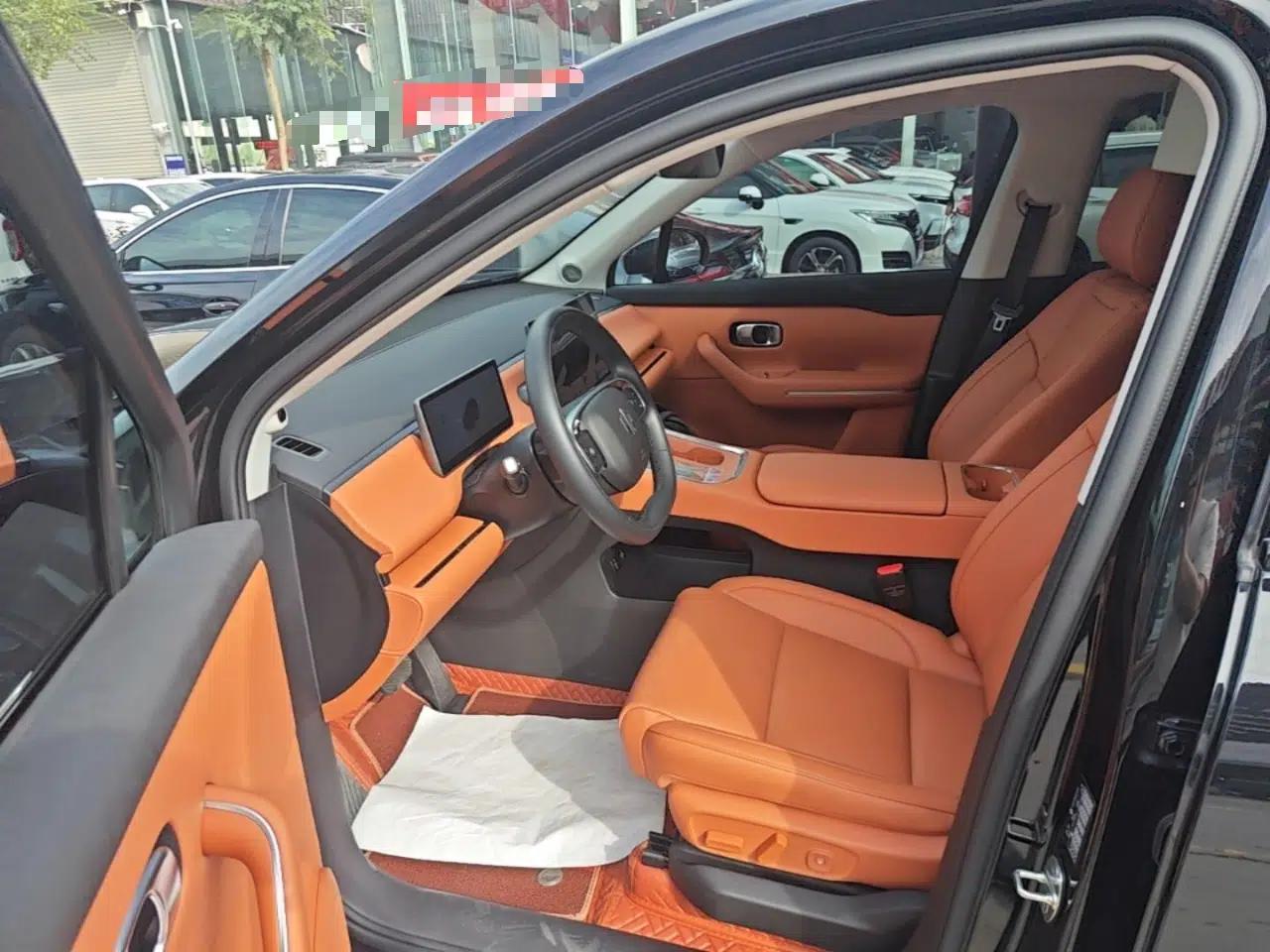 Leapmotor C16 2026 Extended-Range 280 LiDAR Zhizun Edition 6 Seats — миниатюра 18