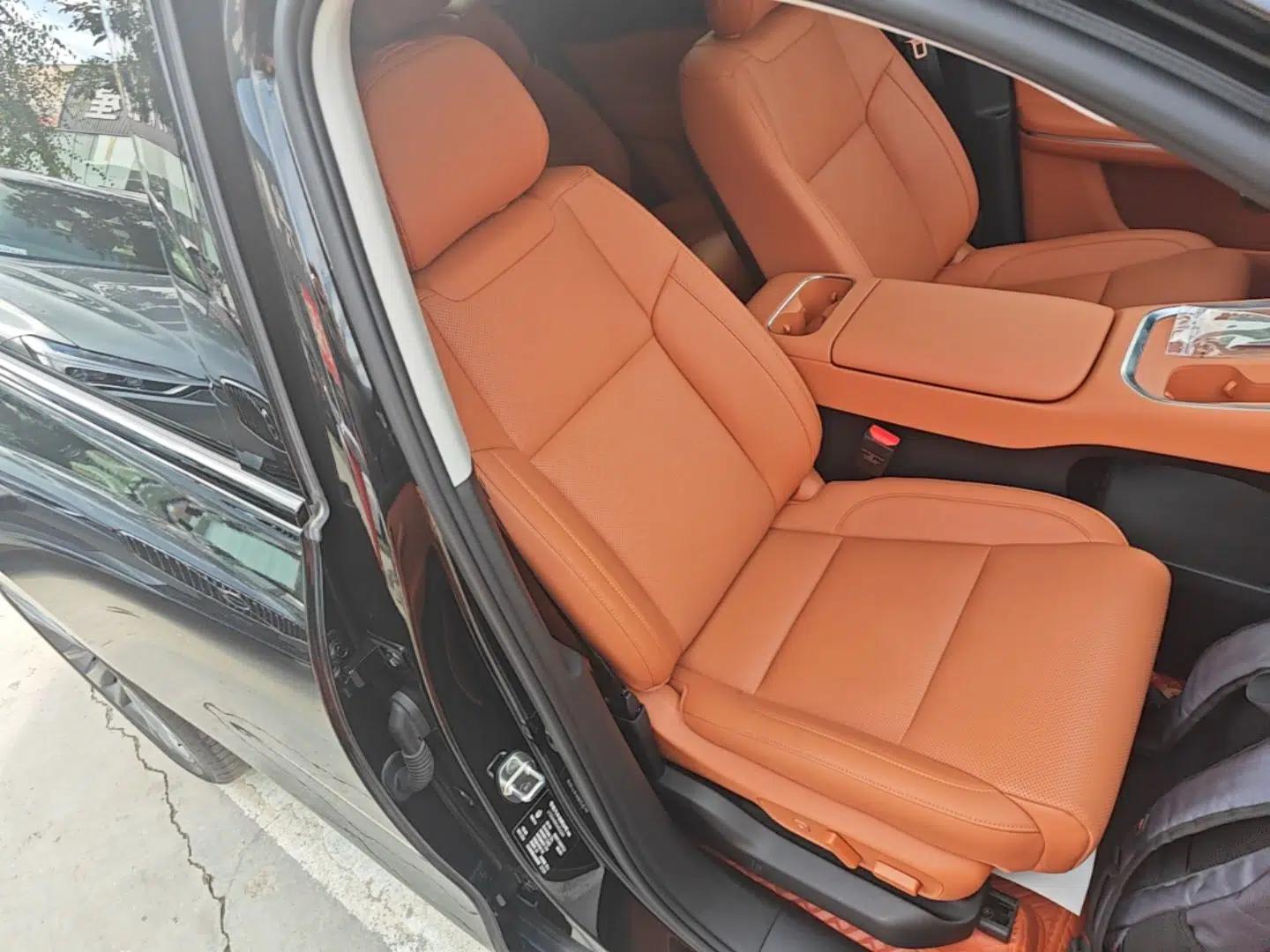 Leapmotor C16 2026 Extended-Range 280 LiDAR Zhizun Edition 6 Seats — миниатюра 19