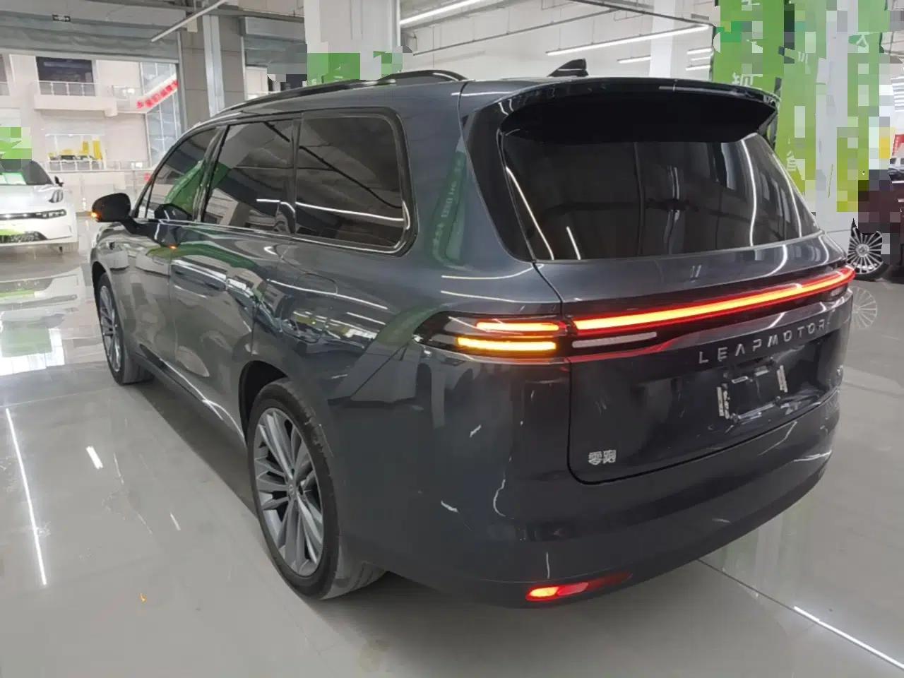 Leapmotor C16 2024 Pure Electric 520 Deluxe Edition — миниатюра 4