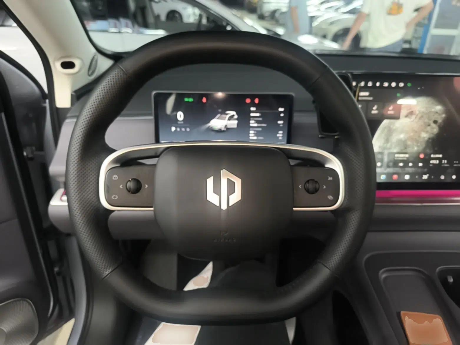 Leapmotor C16 2024 Range-Extended 200 Luxury Edition — миниатюра 13