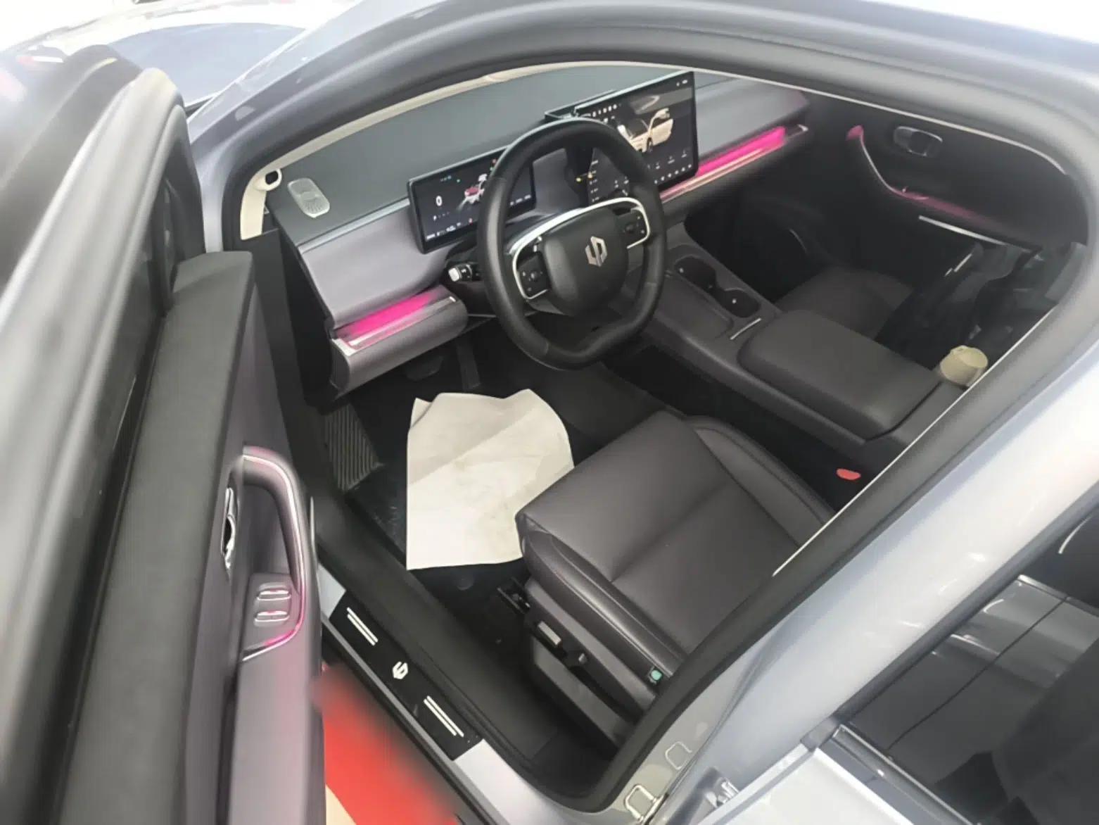 Leapmotor C16 2024 Range-Extended 200 Luxury Edition — миниатюра 18