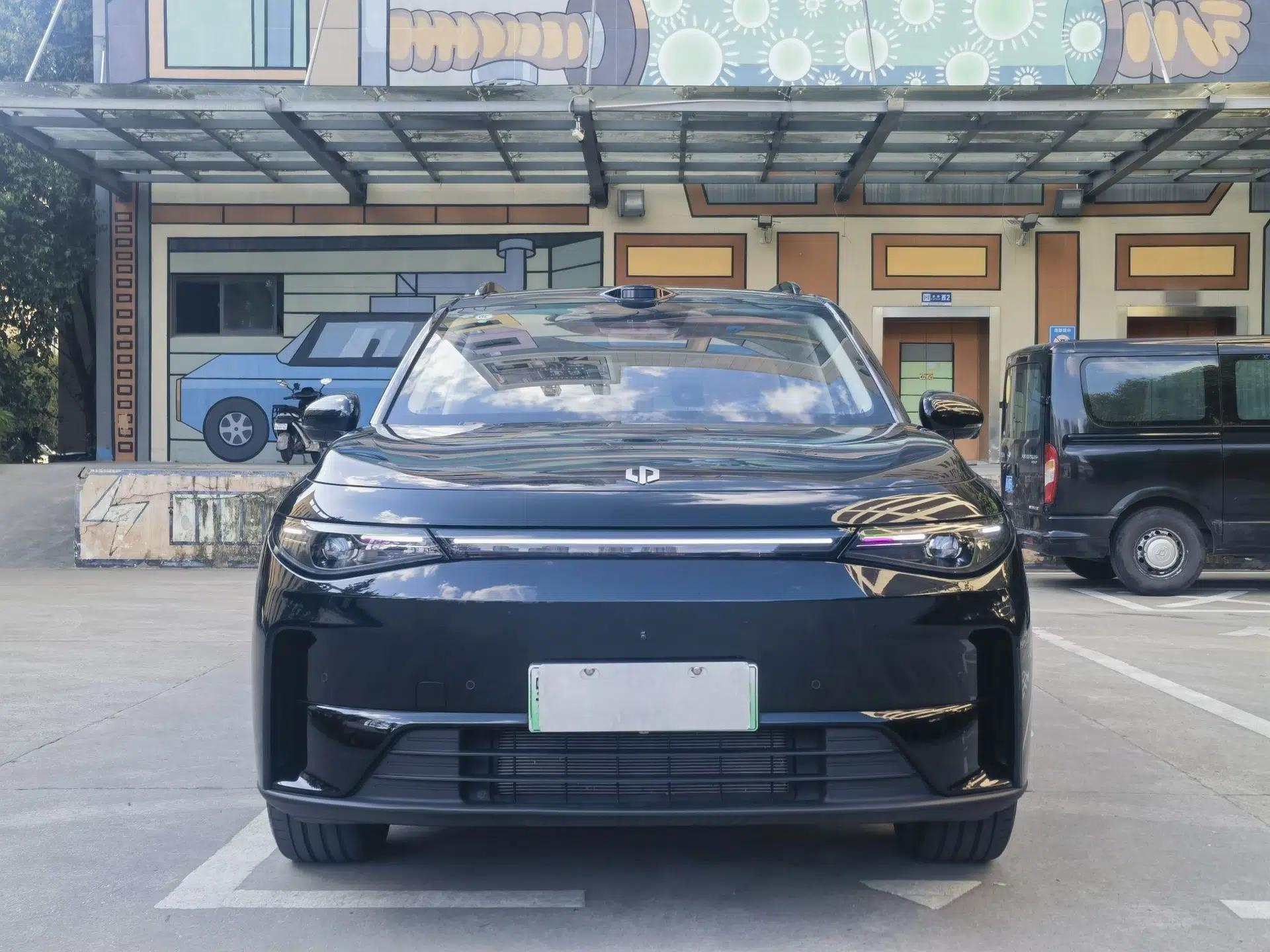 Leapmotor C16 2026 Extended-Range 280 LiDAR Zhizun Edition 6 Seats — миниатюра 12