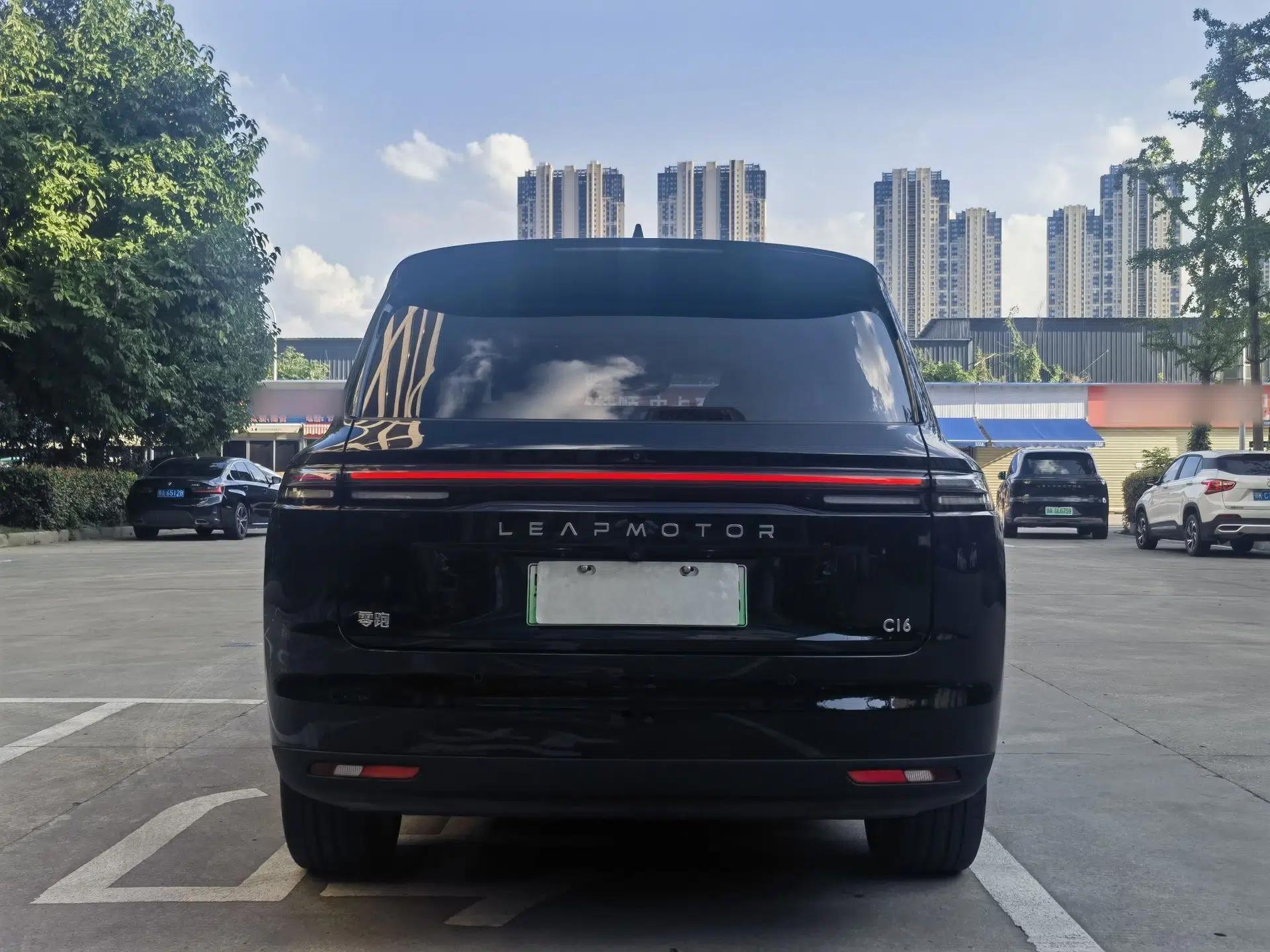Leapmotor C16 2026 Extended-Range 280 LiDAR Zhizun Edition 6 Seats — миниатюра 15