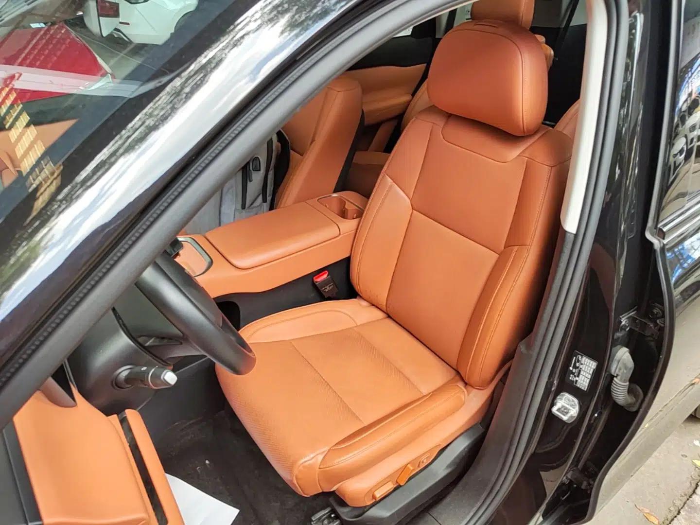 Leapmotor C16 2026 Extended-Range 280 LiDAR Zhizun Edition 6 Seats — миниатюра 22