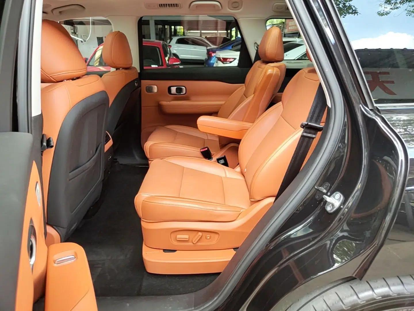 Leapmotor C16 2026 Extended-Range 280 LiDAR Zhizun Edition 6 Seats — миниатюра 25