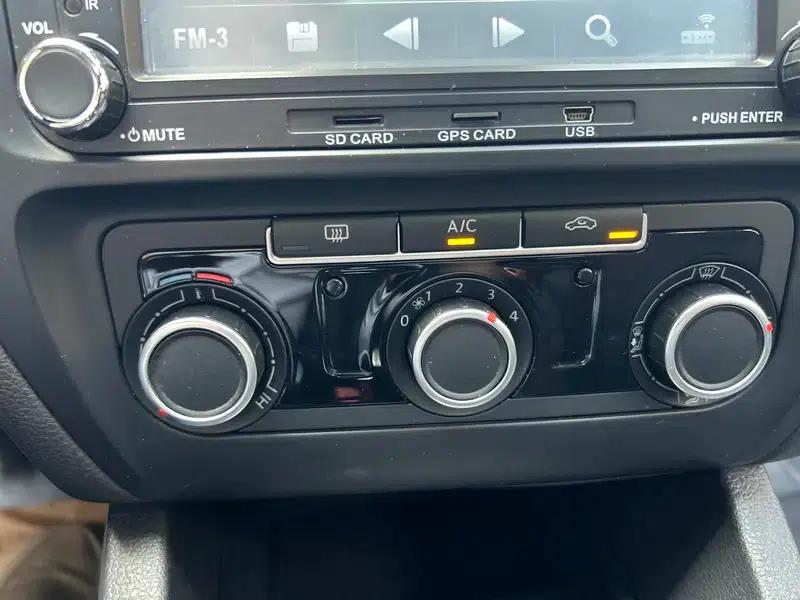2014 Volkswagen Sagitar 1.6L Manual Comfort Edition — миниатюра 12