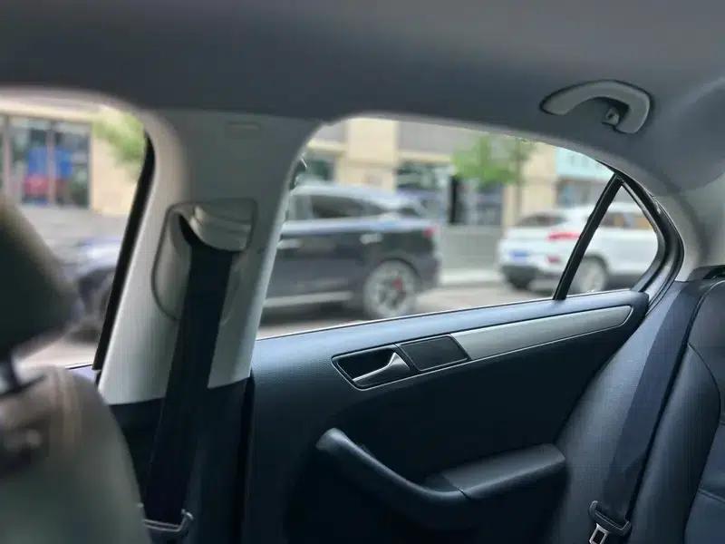 2014 Volkswagen Sagitar 1.6L Manual Comfort Edition — миниатюра 14