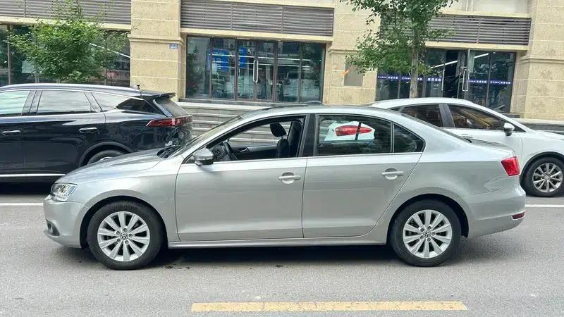 2014 Volkswagen Sagitar 1.6L Manual Comfort Edition — миниатюра 4
