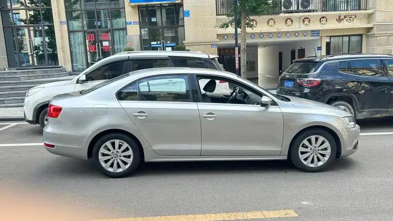 2014 Volkswagen Sagitar 1.6L Manual Comfort Edition — миниатюра 8