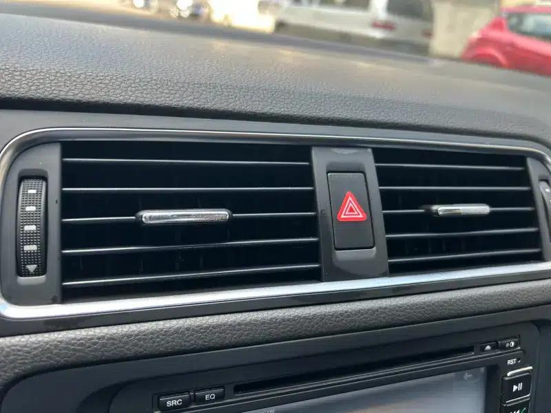 2014 Volkswagen Sagitar 1.6L Manual Comfort Edition — миниатюра 10
