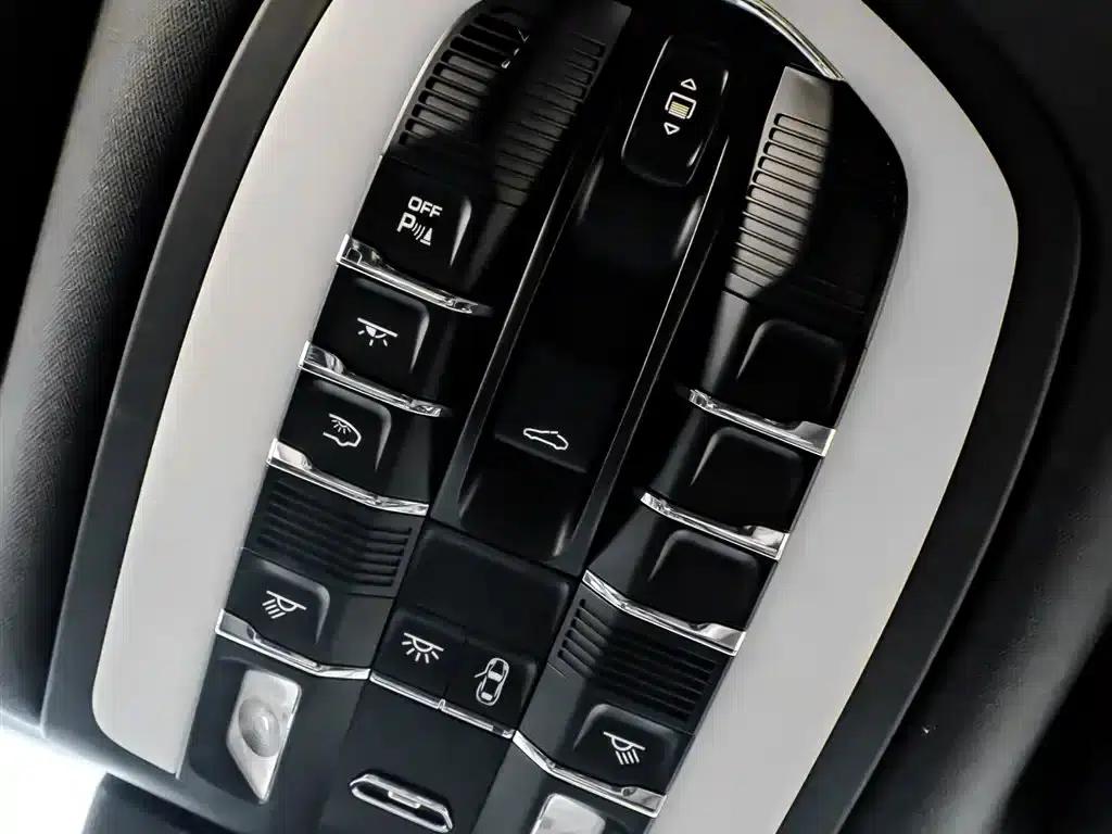 2024 Macan 2.0T — миниатюра 17
