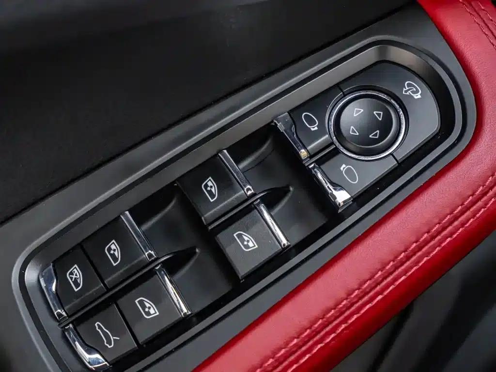 2024 Macan 2.0T — миниатюра 22