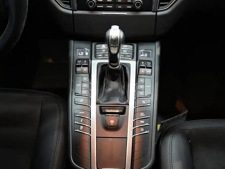 2017 Macan 2.0T — миниатюра 18