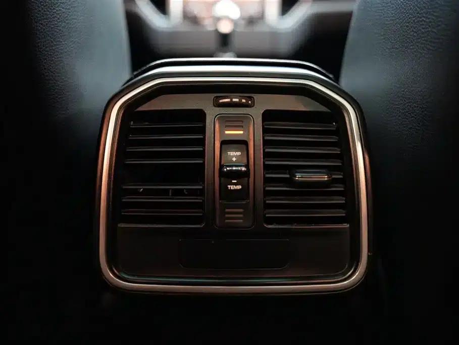 2017 Macan 2.0T — миниатюра 19