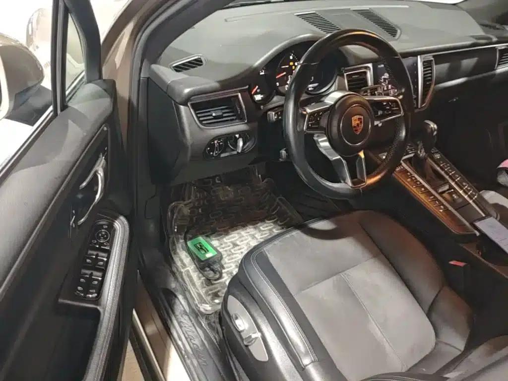 2017 Macan 2.0T — миниатюра 16