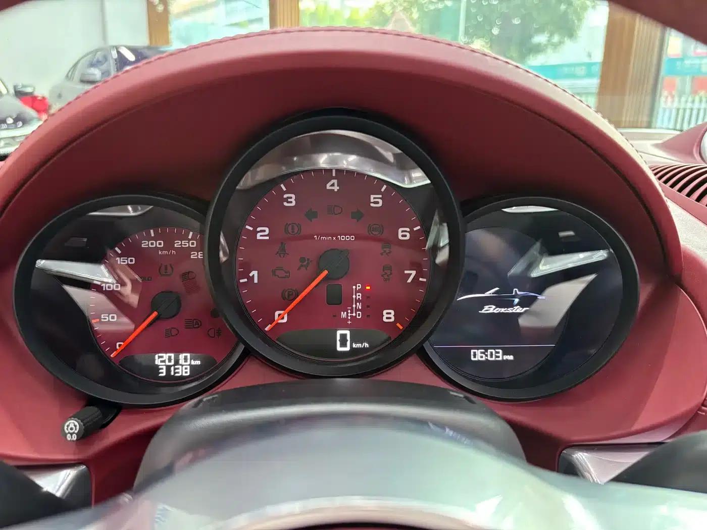 2022 Porsche 718 Boxster 2.0T — миниатюра 16