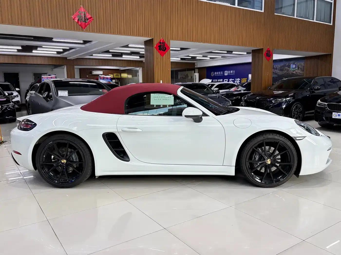 2022 Porsche 718 Boxster 2.0T — миниатюра 4