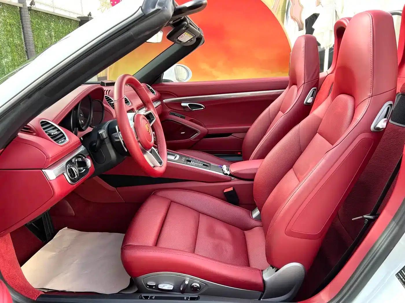 2020 Porsche 718 Boxster 2.0T — миниатюра 2