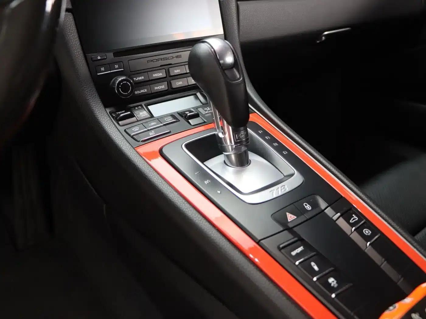 Porsche 718 Cayman 2016 2.0T — миниатюра 9