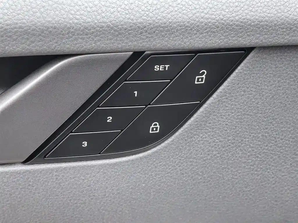 2023 Porsche 911 Carrera S 3.0T — миниатюра 23