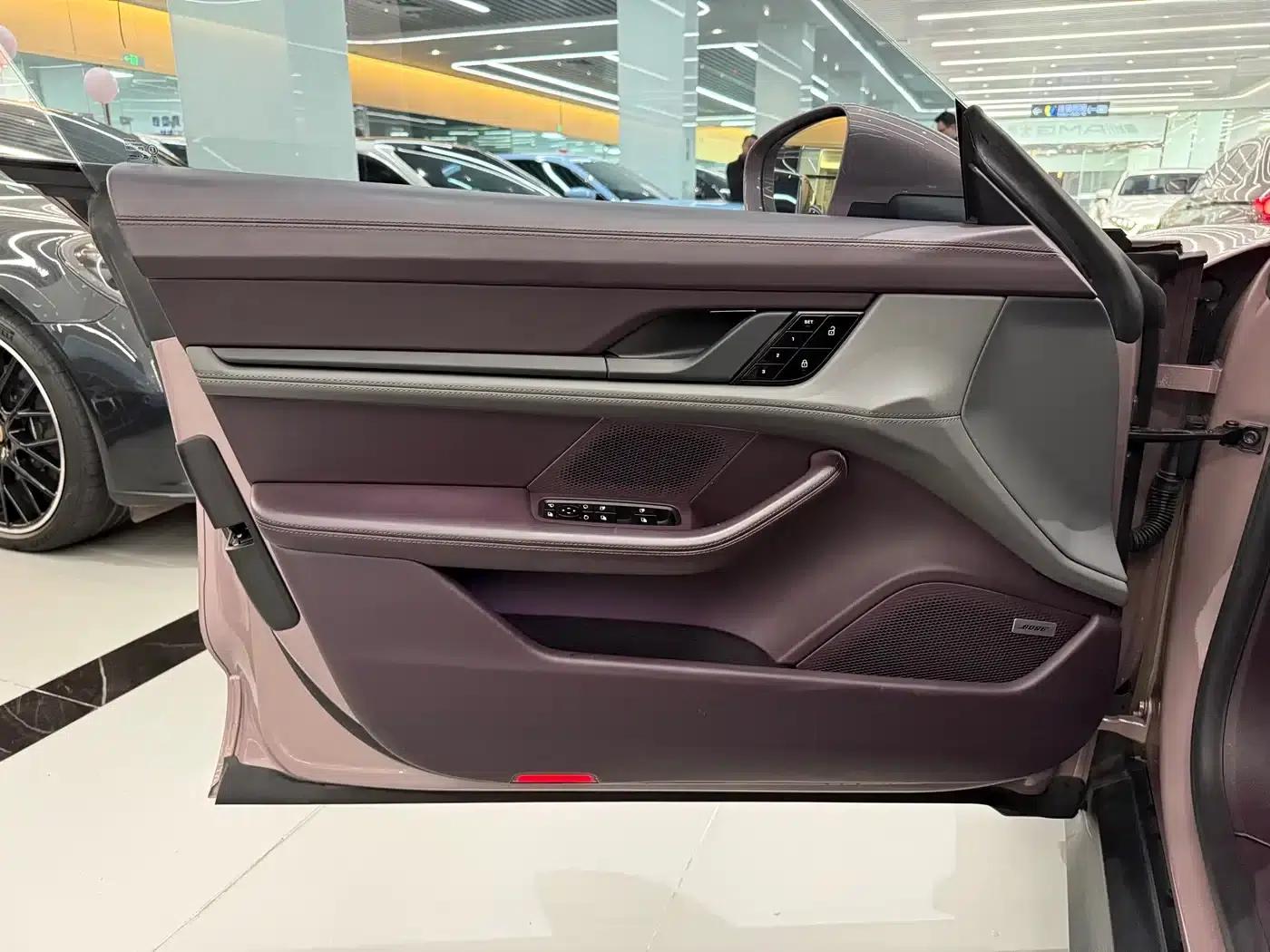 2020 Taycan — миниатюра 12