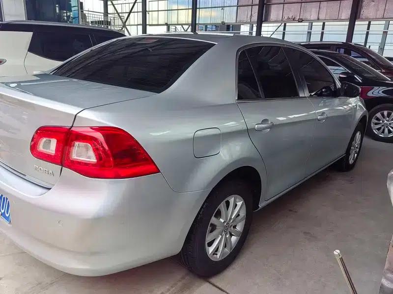 2012 Volkswagen Bora 1.6L Manual Comfort Model — миниатюра 5