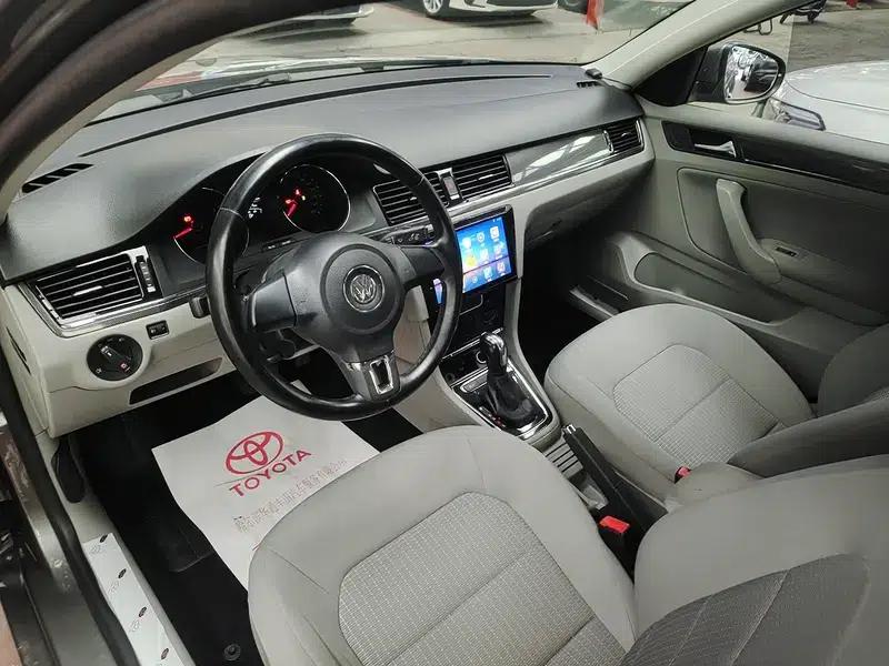 2014 Volkswagen Bora 1.6L Automatic Fashion Edition — миниатюра 12