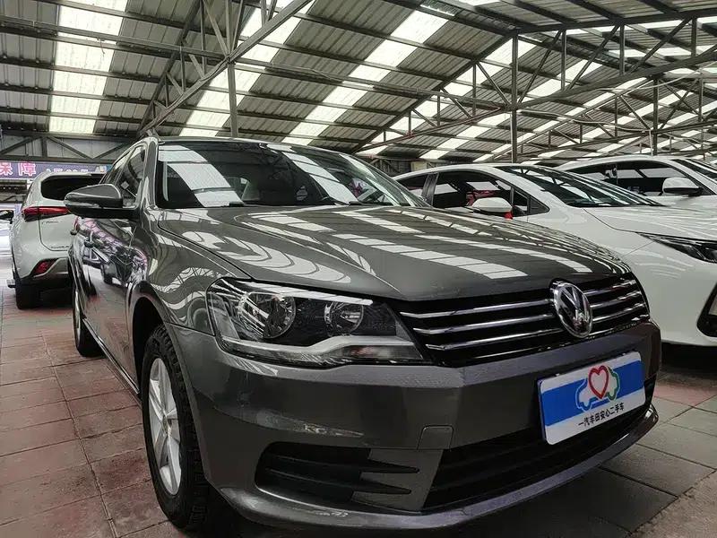 2014 Volkswagen Bora 1.6L Automatic Fashion Edition — миниатюра 3