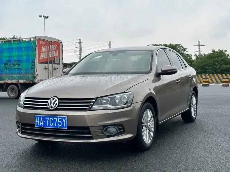 2013 Volkswagen Bora 1.4T Automatic Luxury Edition — миниатюра 1