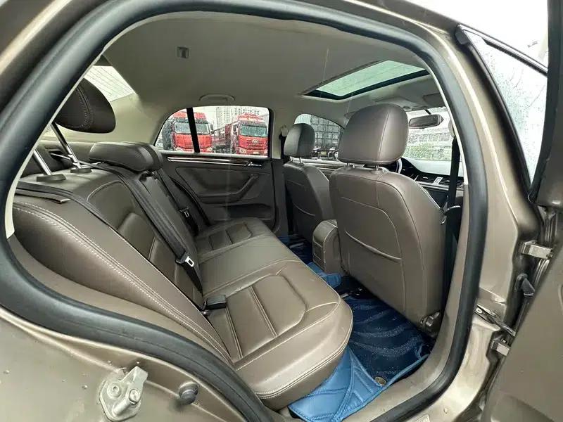2013 Volkswagen Bora 1.4T Automatic Luxury Edition — миниатюра 13