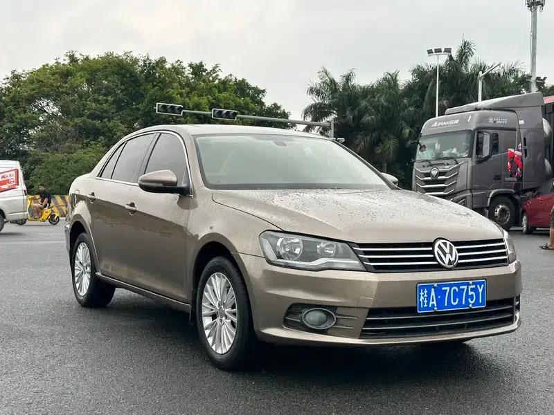 2013 Volkswagen Bora 1.4T Automatic Luxury Edition — миниатюра 3