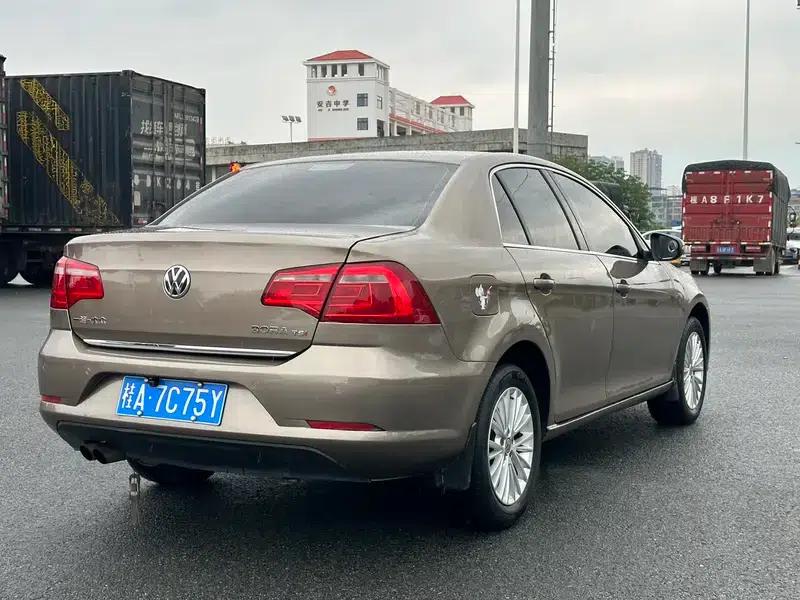2013 Volkswagen Bora 1.4T Automatic Luxury Edition — миниатюра 7