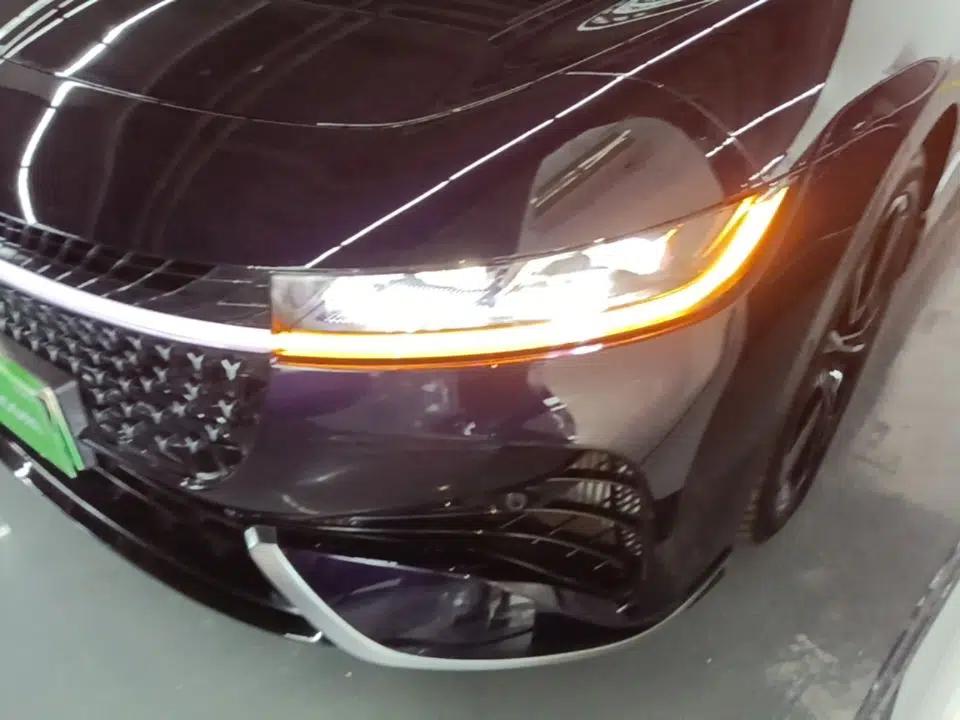 VOYAH PASSION 2024 PHEV Four-Wheel Drive Ultra-Long Range Flagship Model — миниатюра 8