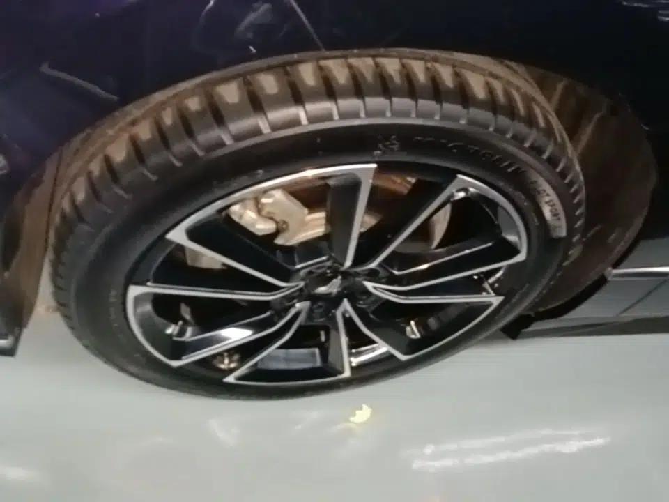 VOYAH PASSION 2024 PHEV Four-Wheel Drive Ultra-Long Range Flagship Model — миниатюра 10
